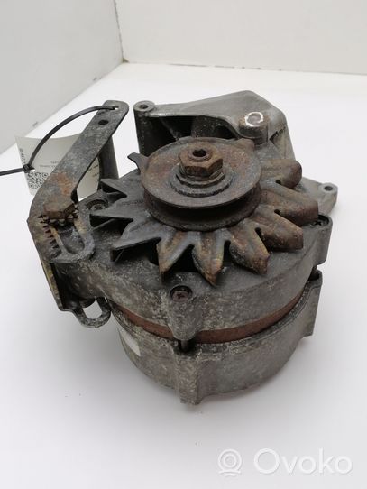 Mercedes-Benz 380 560SEC C126 Generatore/alternatore 0120469588