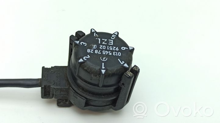 Mercedes-Benz 380 560SEC C126 Sensor 0135457828