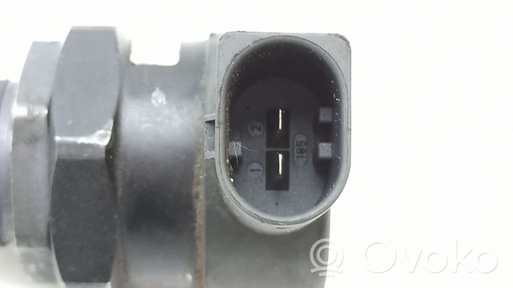 Mercedes-Benz E W211 Regulator ciśnienia paliwa A6110780449