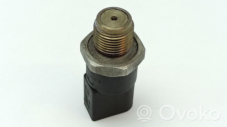 Mercedes-Benz E W211 Sensore di pressione del carburante 0281002504