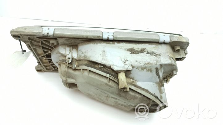 Mercedes-Benz E W123 Lampa przednia 11777900