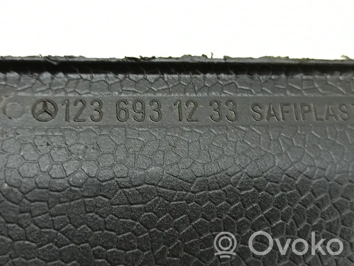 Mercedes-Benz E W123 Dolny panel schowka koła zapasowego 1236931233