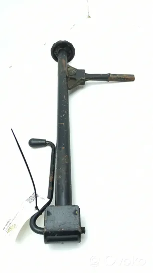 Mercedes-Benz 250 280 C CE W114 Lift Jack 