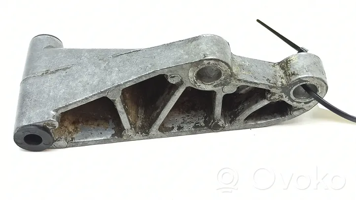 Mercedes-Benz S W116 Supporto di montaggio della pompa del servosterzo 1104662941