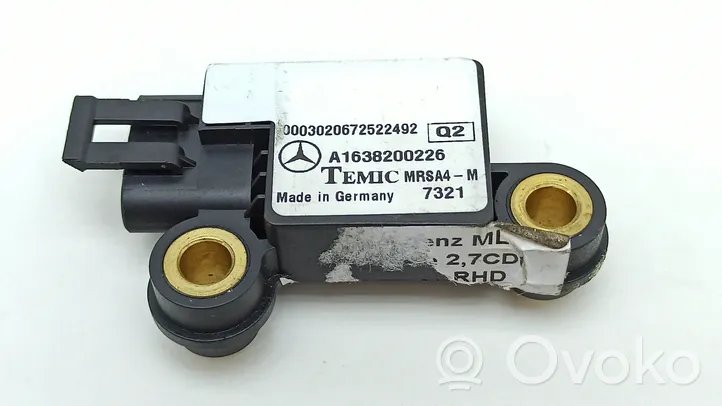 Mercedes-Benz ML W163 Capteur de collision / impact de déploiement d'airbag A1638200226