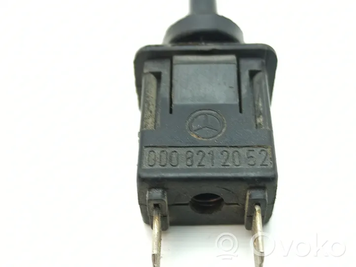 Mercedes-Benz COMPAKT W115 Capteur, interrupteur de porte avant 0008212052