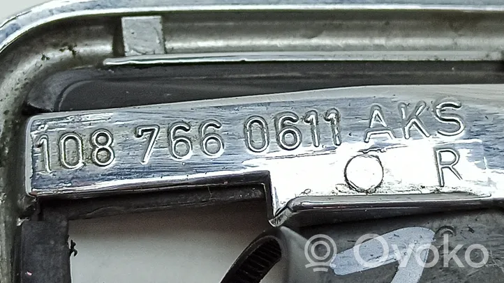 Mercedes-Benz COMPAKT W115 Dangtelis galinių durų rankenos 1087660611