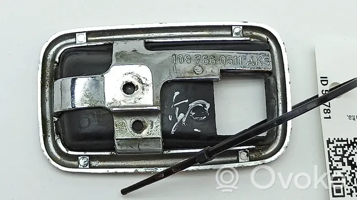 Mercedes-Benz COMPAKT W115 Tapa manecilla puerta delantera 1087660511