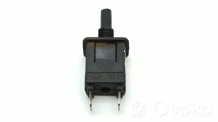 Mercedes-Benz COMPAKT W115 Priekšpusē durvju atvēršanas / aizvēršanas sensors (pīkstulis) 0008212852