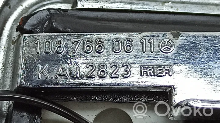 Mercedes-Benz COMPAKT W115 Etuoven kahvan suoja 1087660611