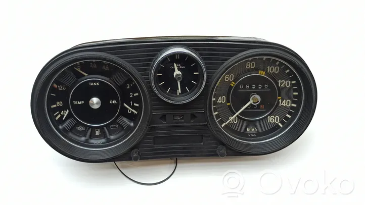 Mercedes-Benz COMPAKT W115 Compteur de vitesse tableau de bord 1274