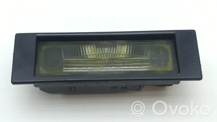 BMW Z4 E85 E86 Lampa oświetlenia tylnej tablicy rejestracyjnej 7165735