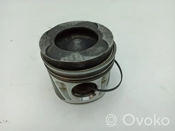 Mercedes-Benz E W212 Piston 8349P