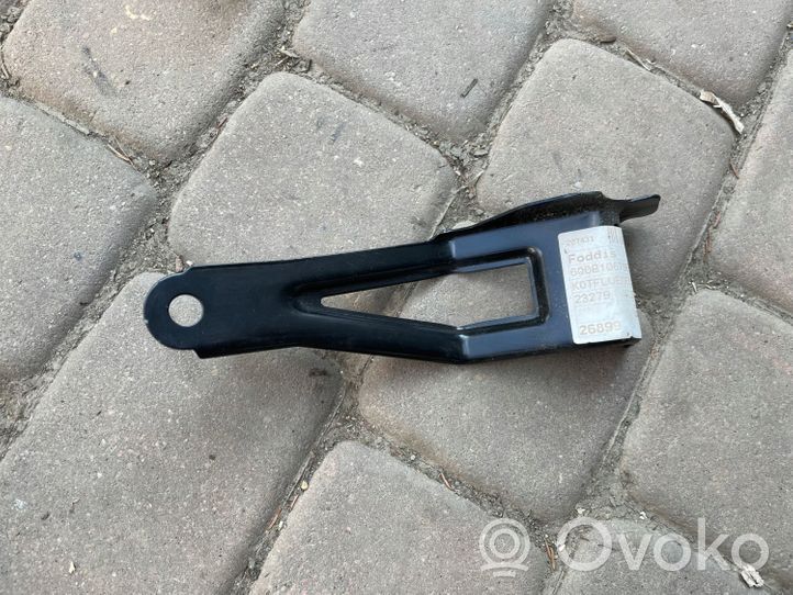 Volkswagen Polo IV 9N3 Supporto di montaggio del parafango 6Q0810679E