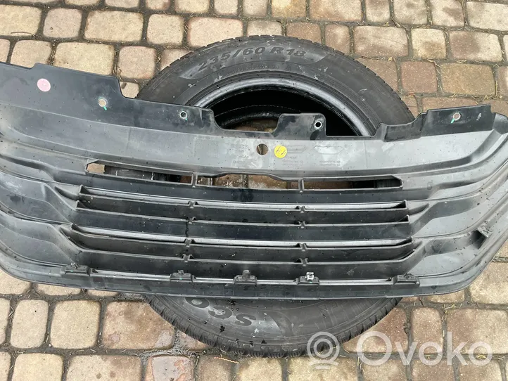 Iveco Daily 6th gen Atrapa chłodnicy / Grill 5802799786KZ