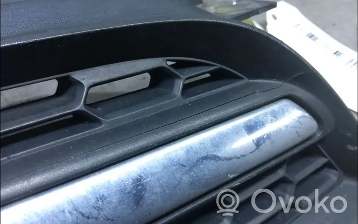 Nissan Micra Griglia superiore del radiatore paraurti anteriore 