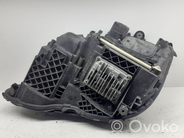 Mercedes-Benz E W212 Lampa przednia A2128209259KZ