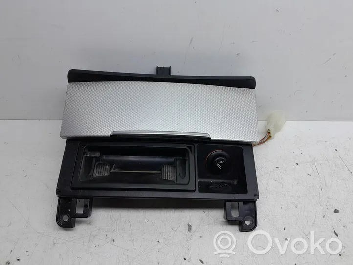 Audi Q7 4L Posacenere (anteriore) 4L0857951