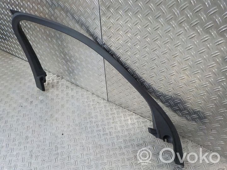 Volvo XC40 Priekinių durų stiklo apdaila 31455062