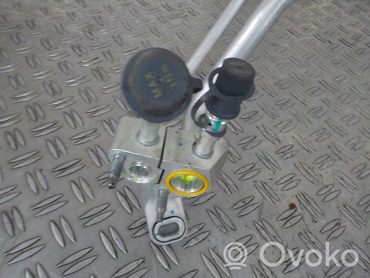 Volvo XC40 Tubo flessibile aria condizionata (A/C) 