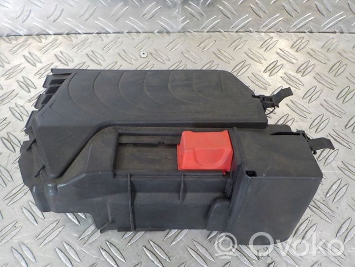 Mercedes-Benz GLA W156 Coperchio scatola dei fusibili A2465400182