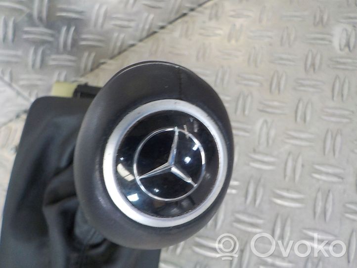 Mercedes-Benz GLK (X204) Lewarek zmiany biegów / górny A2042674124