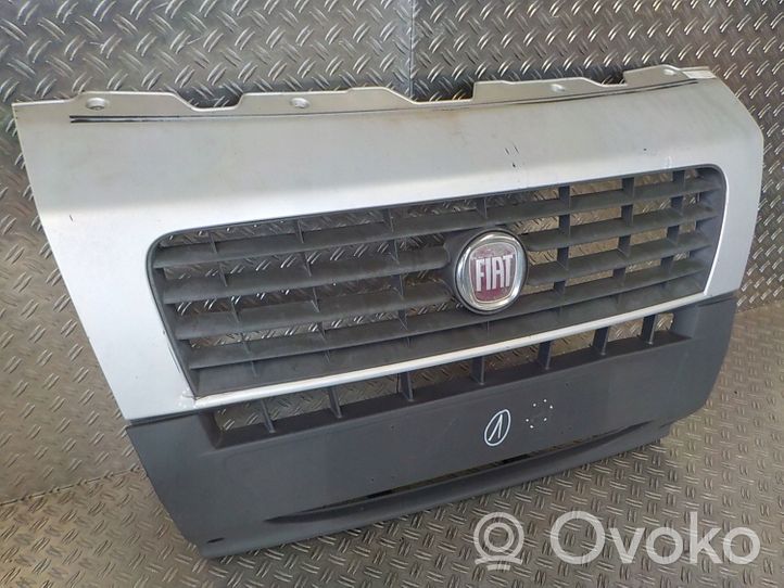 Fiat Ducato Maskownica / Grill / Atrapa górna chłodnicy 