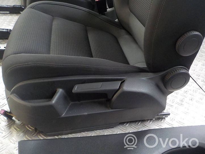 Volkswagen Golf Plus Fotele / Kanapa / Boczki / Komplet 