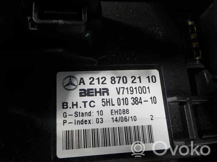 Mercedes-Benz E C207 W207 Sisälämmityksen ilmastoinnin korin kokoonpano A2128702110