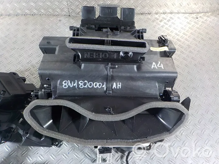Audi A4 S4 B9 8W Sisälämmityksen ilmastoinnin korin kokoonpano 4W1820021