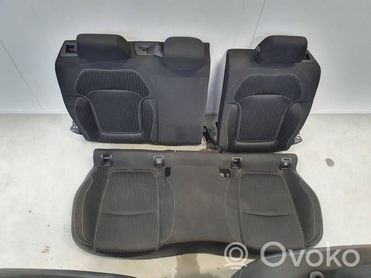 Renault Megane IV Sitze komplett 