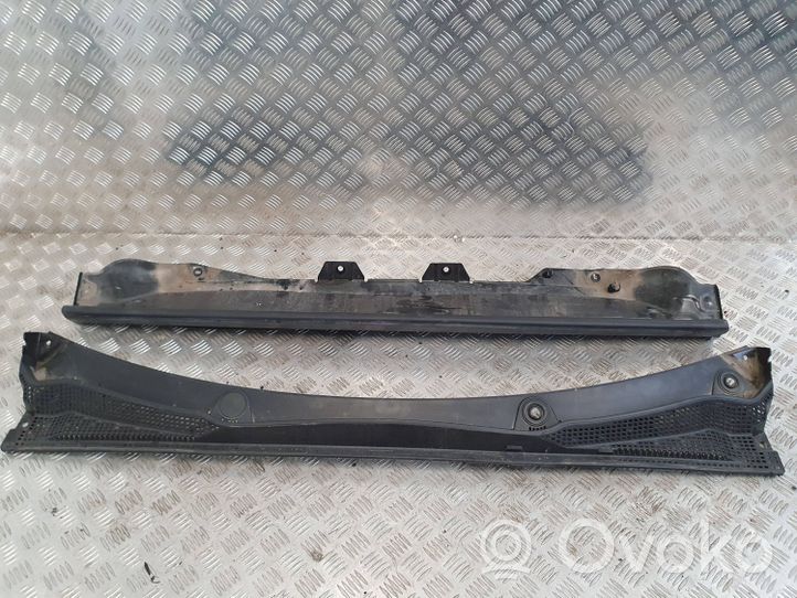 Renault Captur II Rivestimento del tergicristallo 668108189