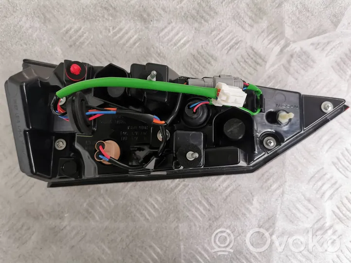 Nissan Qashqai J12 Lampy tylnej klapy bagażnika 