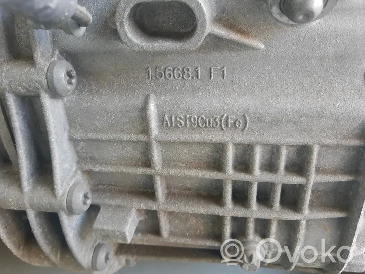 Mercedes-Benz C W205 Mechaninė 6 pavarų dėžė A2132602000