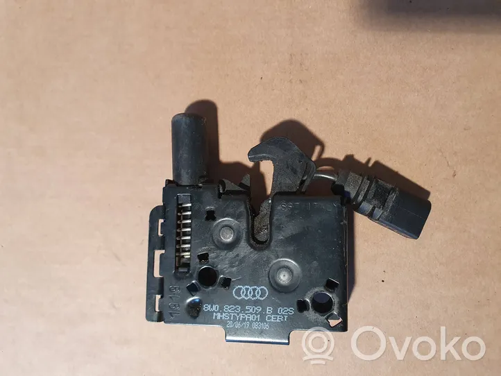 Audi A4 S4 B9 8W Spyna variklio dangčio 8W0823509B