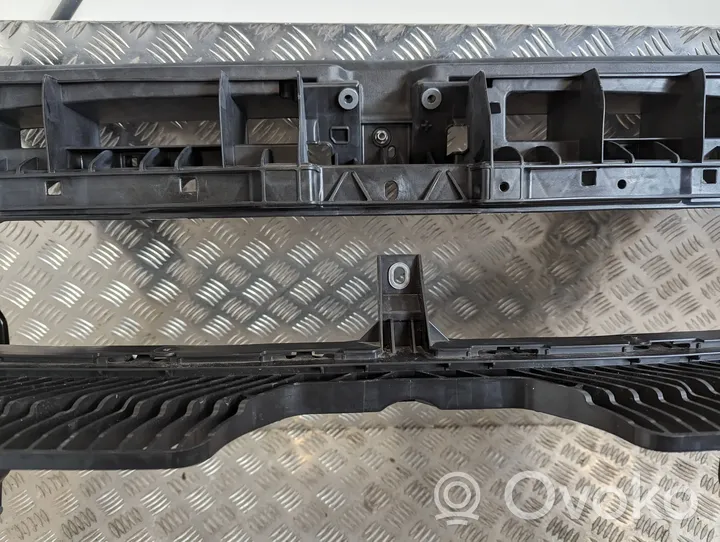 Volkswagen Tiguan Support de radiateur sur cadre face avant 5NN805588K