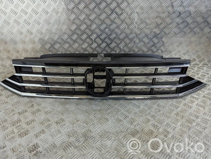 Volkswagen PASSAT B8 Grille calandre supérieure de pare-chocs avant 3C0853651