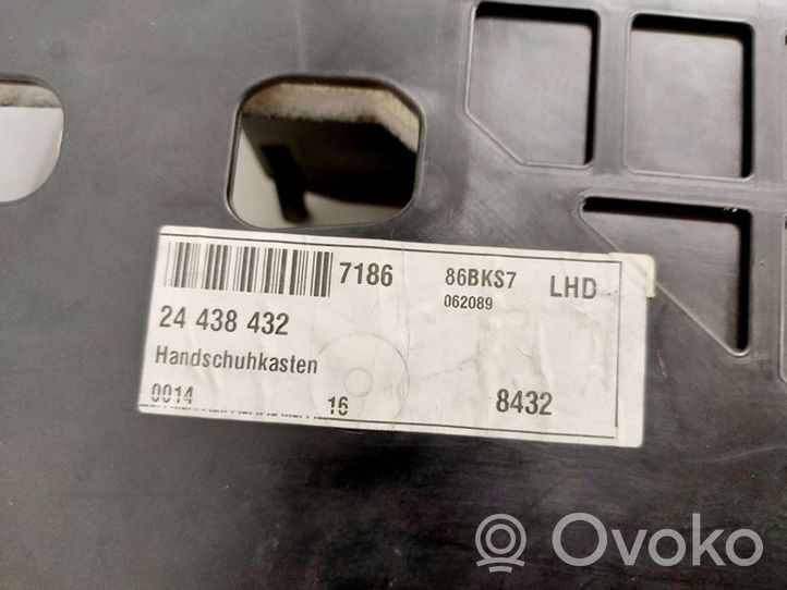 Opel Vectra C Hansikaslokero 