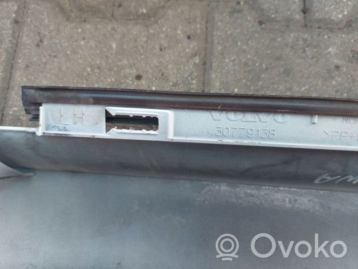 Volvo C30 Rivestimento vano piedi laterale 