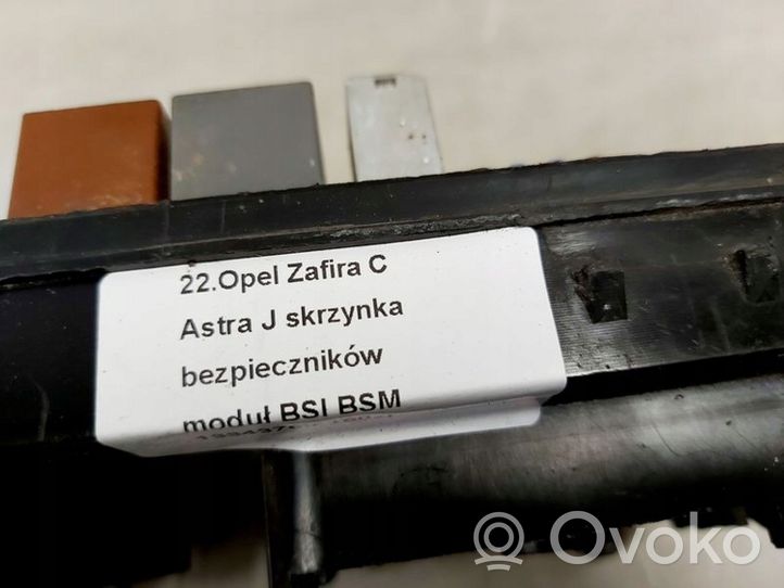 Opel Zafira C Boîte à fusibles 13343769
