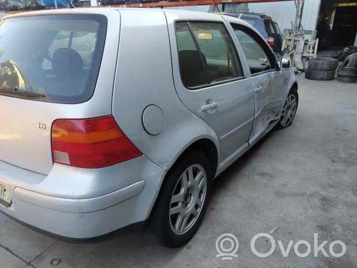 Volkswagen Golf IV Pare-chocs 