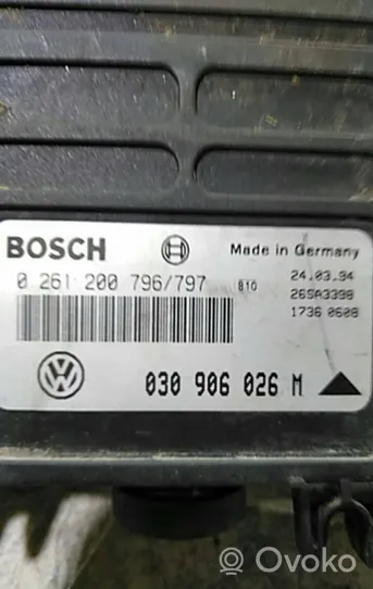 Volkswagen Polo II 86C 2F Calculateur moteur ECU 