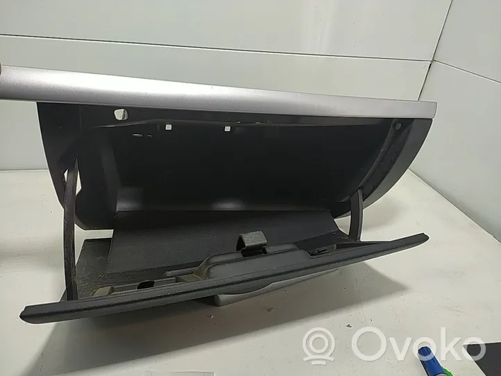 Renault Clio III Garniture, tiroir console centrale 