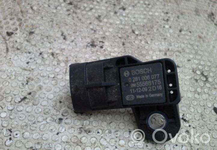 Opel Astra J Oro slėgio daviklis 55568175