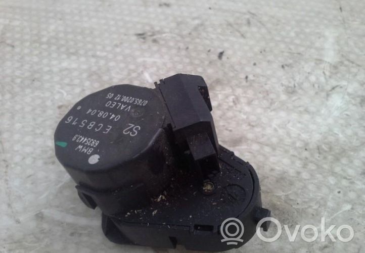 BMW X5 E53 Motor/activador trampilla de calefacción 6935443