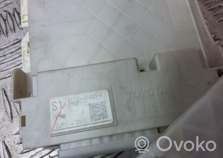 Toyota Prius+ (ZVW40) Module de fusibles 8273047420A