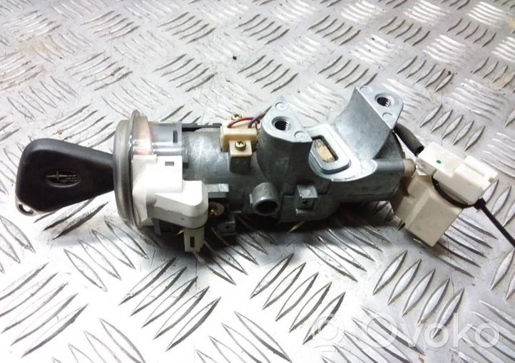 Subaru Legacy Juego de cerradura y set ECU del motor 22611AK240