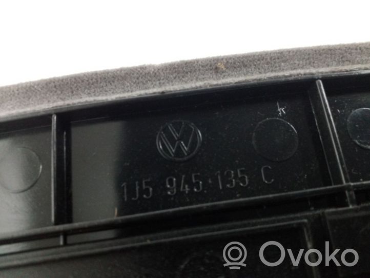 Volkswagen Bora Дополнительный стоп фонарь 1J5945135C