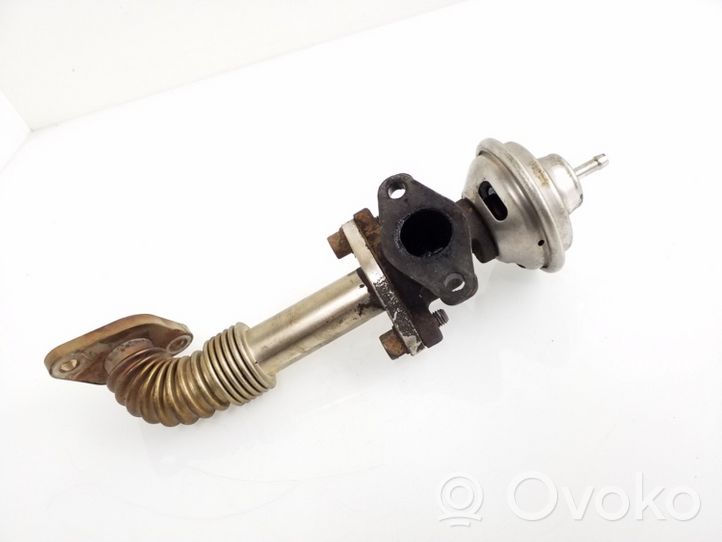 Volkswagen Golf III Soupape vanne EGR 028131501E