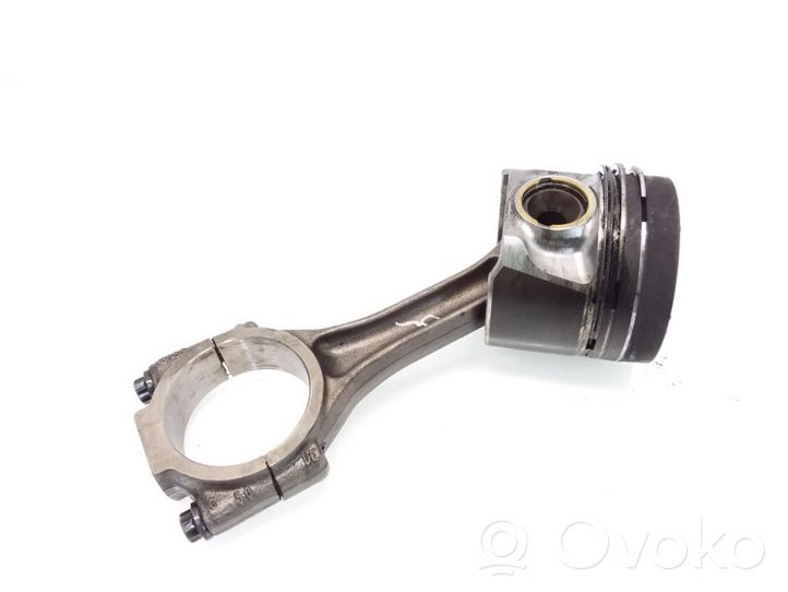 Volkswagen PASSAT B7 Piston with connecting rod 